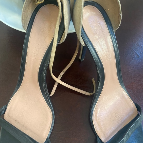 ALEXANDER MCQUEEN LEATHER AND SUEDE SANDALS - BLK & BEIGE - Picture 7 of 12